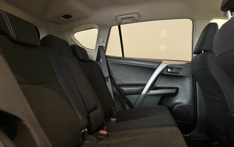 Toyota RAV4, 2016 год, 2 350 000 рублей, 28 фотография