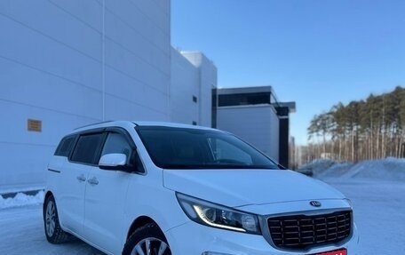 KIA Carnival III, 2018 год, 3 149 000 рублей, 2 фотография