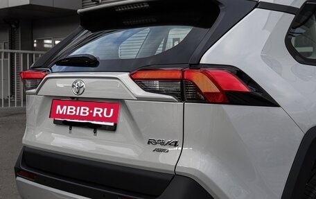 Toyota RAV4, 2025 год, 4 290 000 рублей, 9 фотография