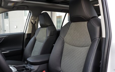 Toyota RAV4, 2025 год, 4 290 000 рублей, 25 фотография