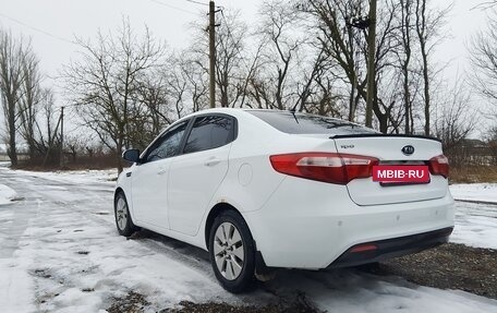 KIA Rio III рестайлинг, 2012 год, 800 000 рублей, 4 фотография