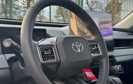 Toyota RAV4, 2025 год, 4 640 000 рублей, 19 фотография