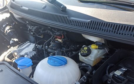 Volkswagen Multivan T6 рестайлинг, 2020 год, 4 500 000 рублей, 8 фотография