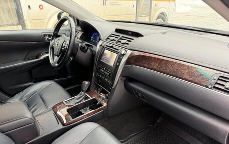 Toyota Camry, 2016 год, 1 990 000 рублей, 13 фотография