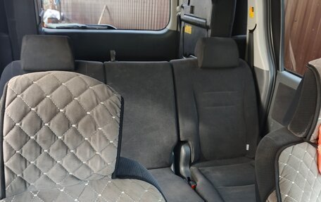 Toyota Voxy II, 2010 год, 1 600 000 рублей, 4 фотография