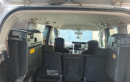 Toyota Voxy II, 2010 год, 1 600 000 рублей, 6 фотография