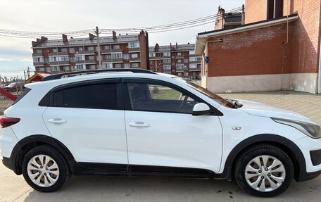KIA Rio IV, 2018 год, 885 000 рублей, 3 фотография