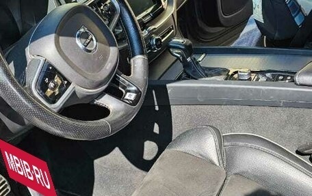 Volvo XC60 II, 2018 год, 3 100 000 рублей, 6 фотография