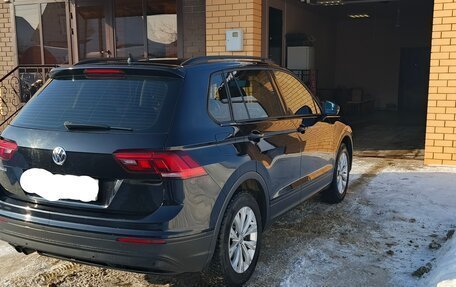 Volkswagen Tiguan II, 2020 год, 2 700 000 рублей, 2 фотография