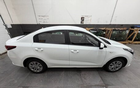 KIA Rio IV, 2020 год, 1 580 000 рублей, 4 фотография