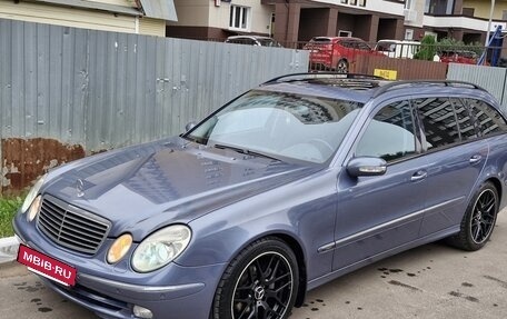 Mercedes-Benz E-Класс, 2003 год, 975 000 рублей, 4 фотография