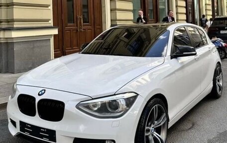 BMW 1 серия, 2012 год, 900 000 рублей, 3 фотография