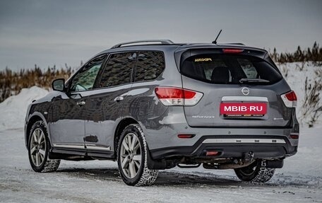 Nissan Pathfinder, 2016 год, 2 395 000 рублей, 6 фотография