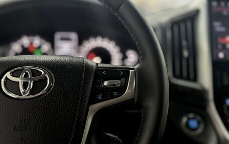 Toyota Land Cruiser 200, 2017 год, 5 850 000 рублей, 9 фотография