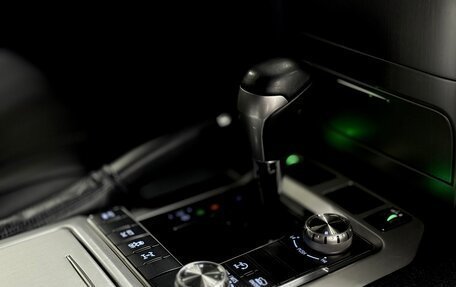 Toyota Land Cruiser 200, 2017 год, 5 850 000 рублей, 14 фотография