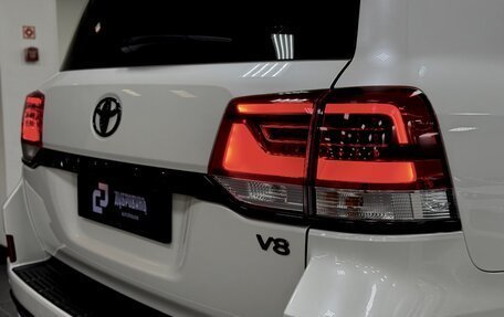 Toyota Land Cruiser 200, 2017 год, 5 850 000 рублей, 13 фотография