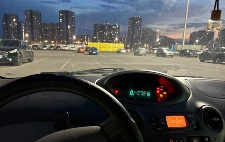 Toyota Yaris I рестайлинг, 1999 год, 280 000 рублей, 8 фотография