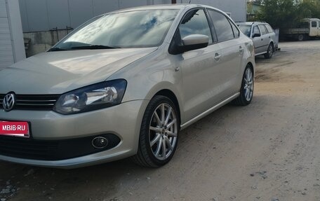 Volkswagen Polo VI (EU Market), 2014 год, 835 000 рублей, 2 фотография