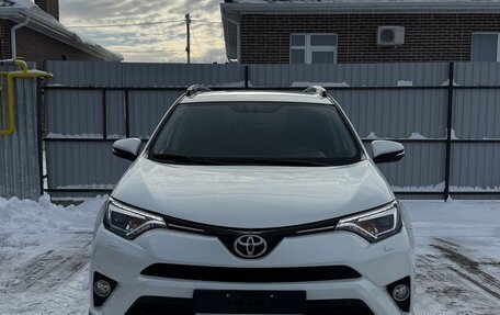 Toyota RAV4, 2018 год, 2 700 000 рублей, 2 фотография