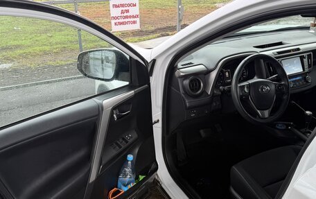 Toyota RAV4, 2018 год, 2 700 000 рублей, 8 фотография