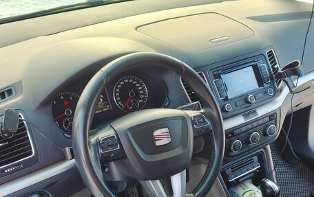 SEAT Alhambra II рестайлинг, 2013 год, 1 890 000 рублей, 10 фотография