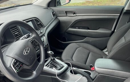 Hyundai Elantra VI рестайлинг, 2018 год, 1 400 000 рублей, 6 фотография