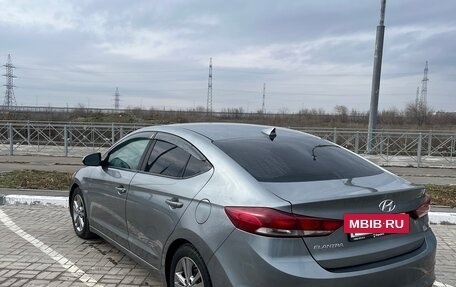 Hyundai Elantra VI рестайлинг, 2018 год, 1 400 000 рублей, 5 фотография