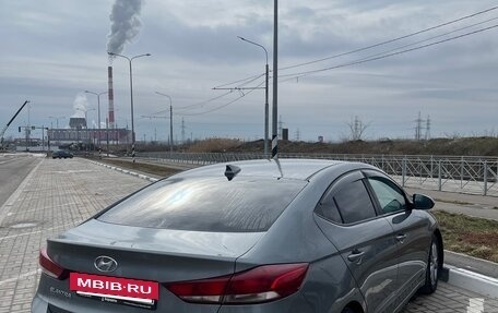 Hyundai Elantra VI рестайлинг, 2018 год, 1 400 000 рублей, 4 фотография