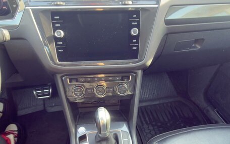 Volkswagen Tiguan II, 2019 год, 2 800 000 рублей, 9 фотография