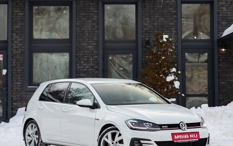 Volkswagen Golf GTI VII, 2018 год, 2 650 000 рублей, 2 фотография