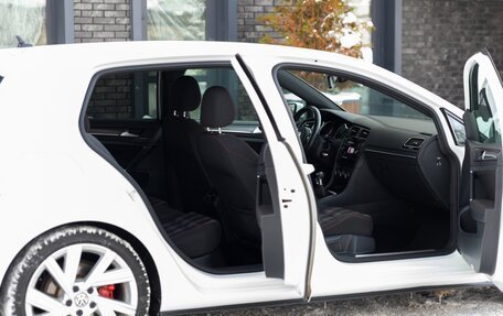 Volkswagen Golf GTI VII, 2018 год, 2 650 000 рублей, 31 фотография