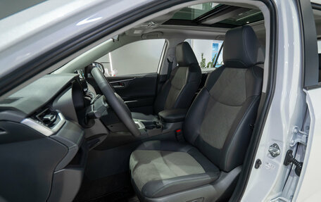 Toyota RAV4, 2025 год, 4 150 000 рублей, 9 фотография