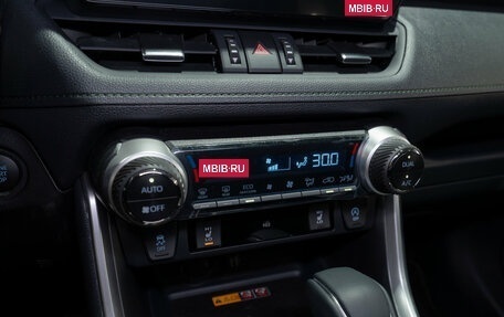 Toyota RAV4, 2025 год, 4 150 000 рублей, 21 фотография