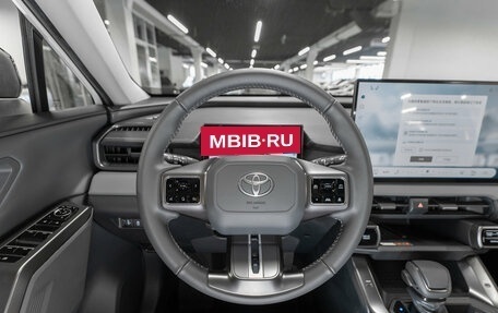 Toyota RAV4, 2025 год, 4 950 000 рублей, 11 фотография