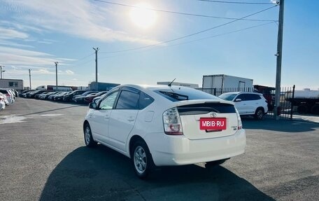 Toyota Prius, 2011 год, 749 999 рублей, 4 фотография