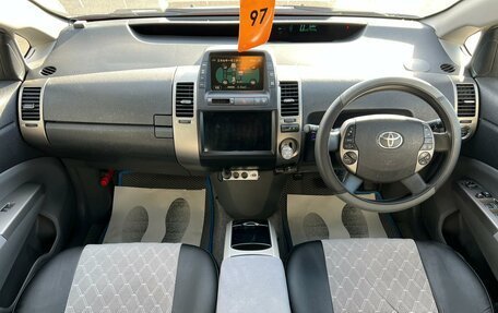 Toyota Prius, 2011 год, 749 999 рублей, 16 фотография
