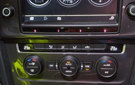 Volkswagen Golf VII, 2016 год, 1 910 000 рублей, 19 фотография