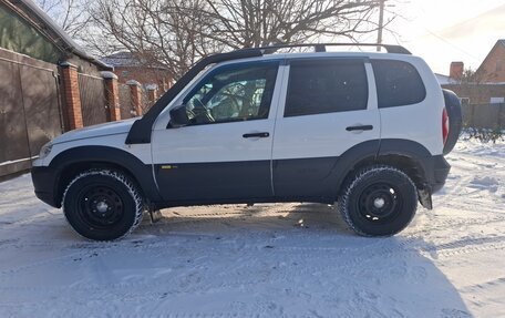 Chevrolet Niva I рестайлинг, 2017 год, 740 000 рублей, 6 фотография