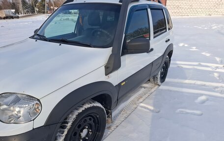 Chevrolet Niva I рестайлинг, 2017 год, 740 000 рублей, 7 фотография