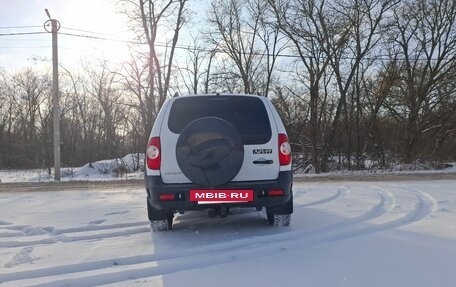 Chevrolet Niva I рестайлинг, 2017 год, 740 000 рублей, 5 фотография