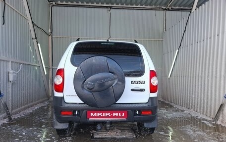 Chevrolet Niva I рестайлинг, 2017 год, 740 000 рублей, 4 фотография