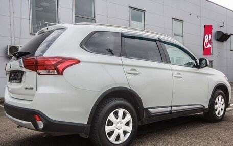 Mitsubishi Outlander III рестайлинг 3, 2018 год, 1 799 000 рублей, 3 фотография