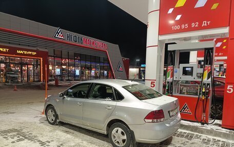 Volkswagen Polo VI (EU Market), 2011 год, 800 000 рублей, 5 фотография