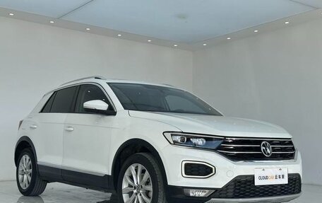 Volkswagen T-Roc I, 2022 год, 1 460 000 рублей, 1 фотография