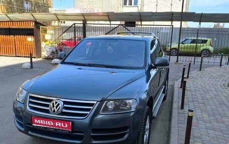 Volkswagen Touareg III, 2006 год, 825 000 рублей, 1 фотография