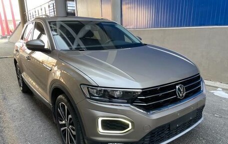 Volkswagen T-Roc I, 2022 год, 1 350 000 рублей, 1 фотография