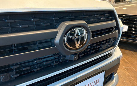 Toyota RAV4, 2025 год, 4 090 000 рублей, 8 фотография