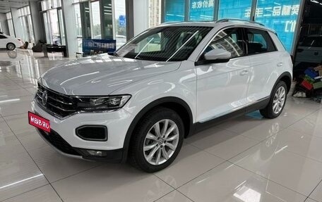 Volkswagen T-Roc I, 2023 год, 1 405 000 рублей, 1 фотография