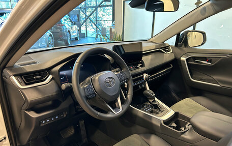 Toyota RAV4, 2025 год, 4 090 000 рублей, 16 фотография