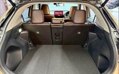 Toyota Yaris Cross, 2021 год, 2 000 000 рублей, 12 фотография